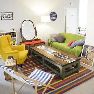 Meet Gardalake Hostel
