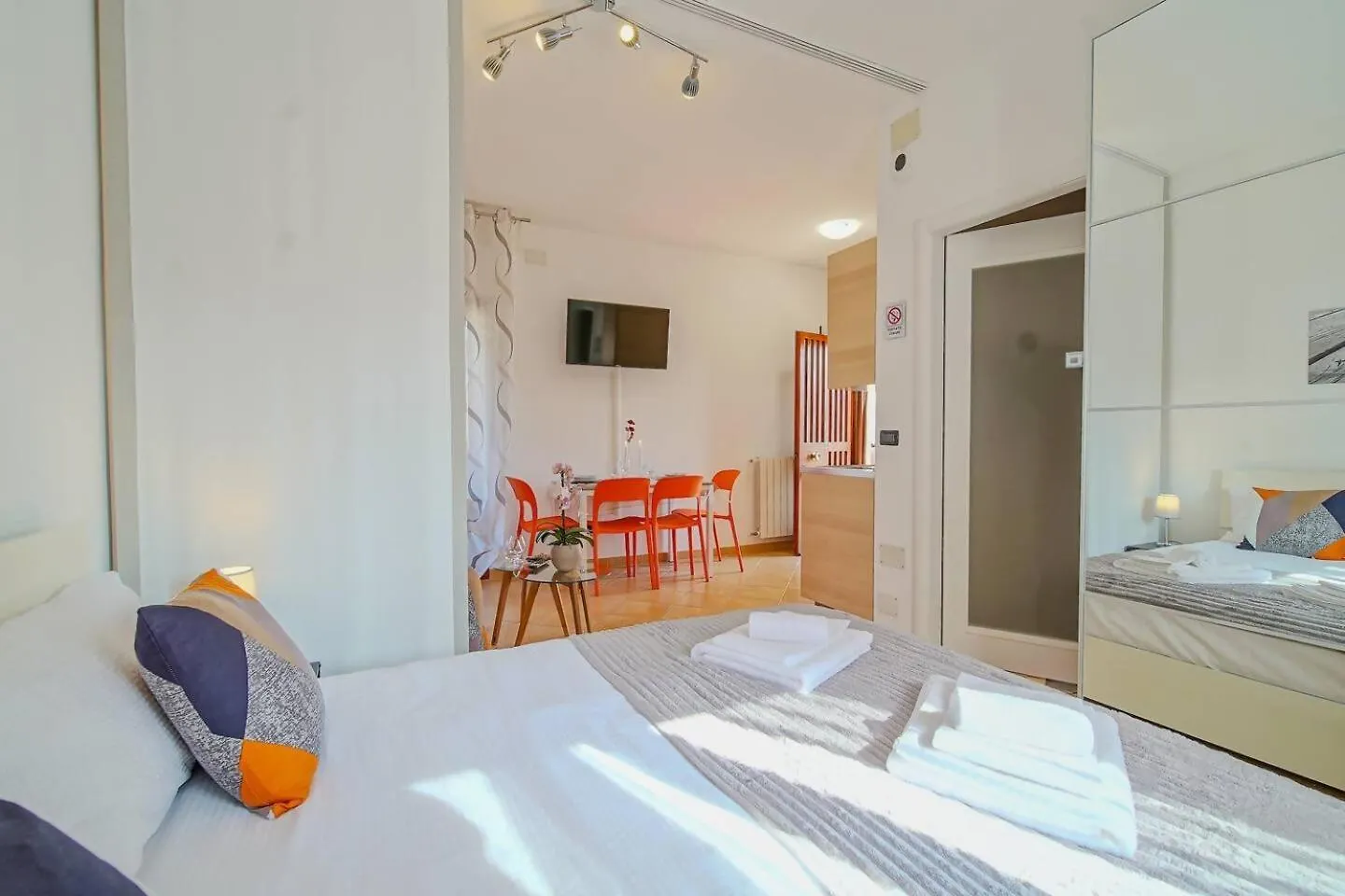 Apartment Betty Appartamento Peschiera Peschiera del Garda Italy