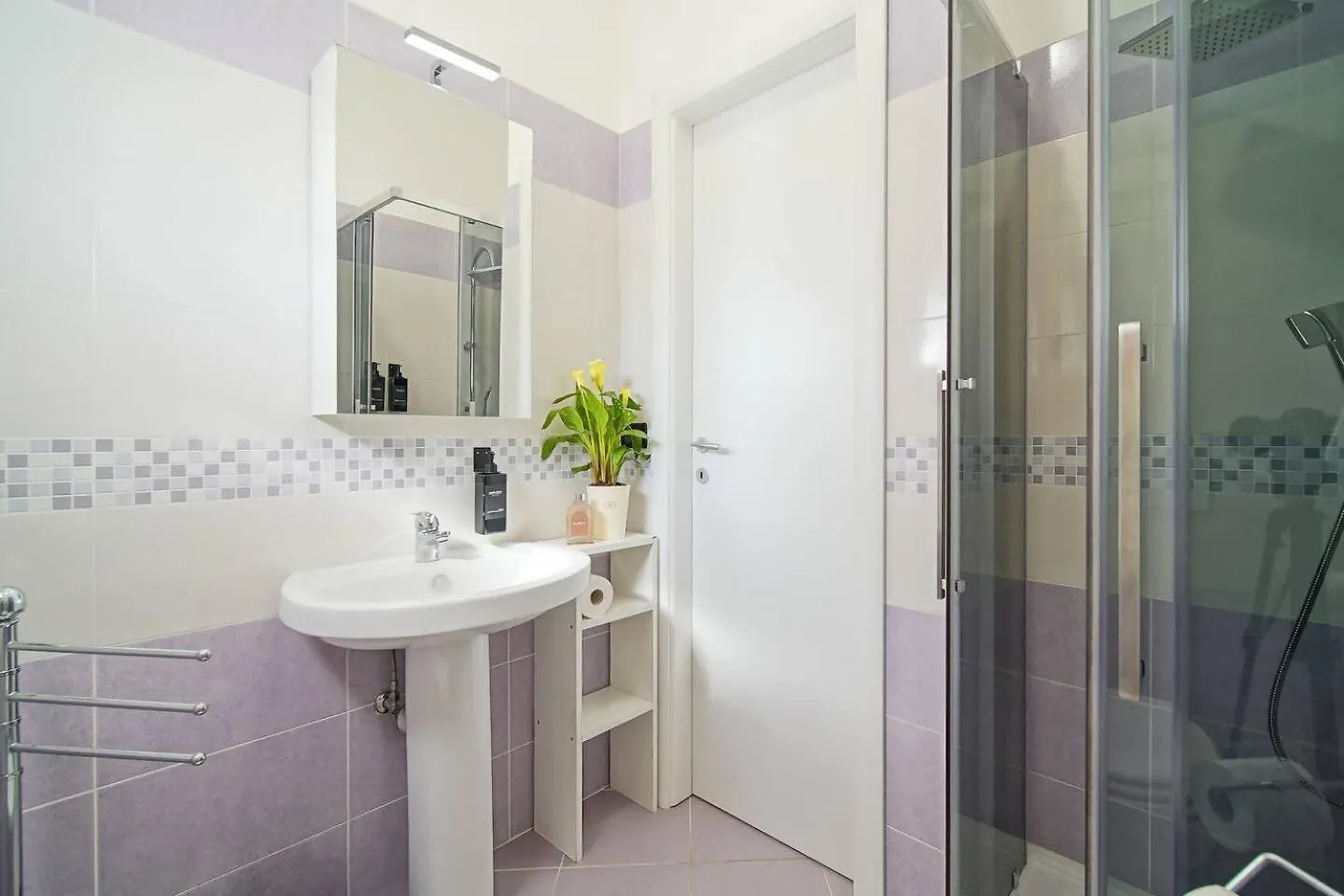 Apartment Betty Appartamento Peschiera Peschiera del Garda Italy